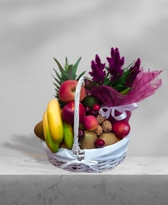 Cestas de frutas y flores para regalar en ocasiones especiales